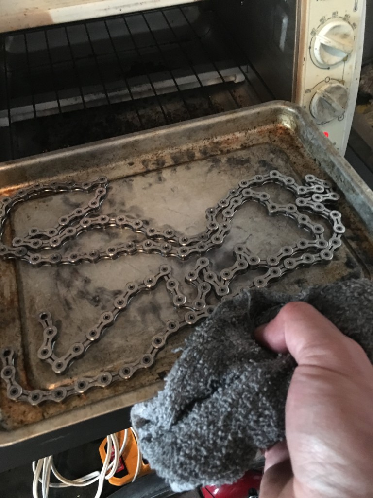 Prepping a chain for wax lubing